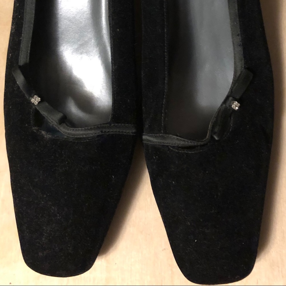 Karen Scott Black Velvet Heels with Diamond Accent